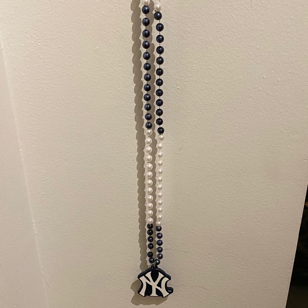 💙🤍 New York Yankees Necklace 🤍💙